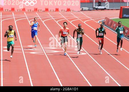 Tokyo, Giappone. 3 agosto 2021. Vista generale dei corridori in casa Atletica leggera : uomini 200m - Round 1 durante i Giochi Olimpici di Tokyo 2020 allo Stadio Nazionale di Tokyo, Giappone . Credit: AFLO SPORT/Alamy Live News Foto Stock