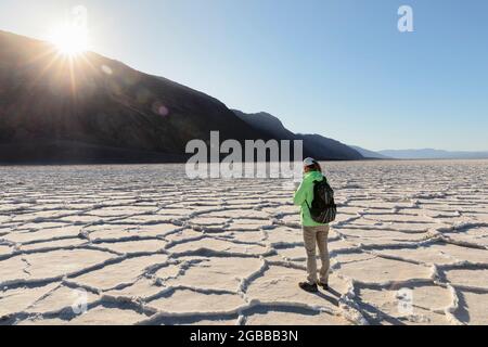 Bacino Badwater, Parco Nazionale della Valle della Morte, California, Stati Uniti d'America, America del Nord Foto Stock