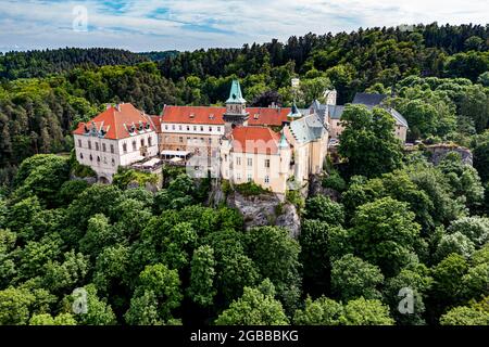 Aereo del Castello di Hruba Skala, Paradiso Boemo, Repubblica Ceca, Europa Foto Stock