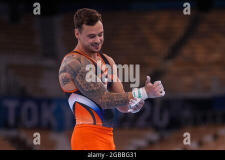 Tokyo, Giappone. 3 agosto 2021. TOKYO, GIAPPONE - 3 AGOSTO: Bart Deurloo dei Paesi Bassi in competizione su Men's Horizontal Bar durante i Giochi Olimpici di Tokyo 2020 al Centro di Ginnastica Ariake il 3 agosto 2021 a Tokyo, Giappone (Foto di Iris van den Broek/Orange Pictures) NOCNSF Credit: Orange Pics BV/Alamy Live News Foto Stock