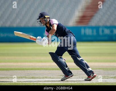 3 agosto 2021; Emirates Old Trafford, Manchester, Lancashire, Inghilterra; Royal London Cup Cricket, Lancashire contro Middlesex; Josh De Caires di Middlesex, figlio dell'ex capitano dell'Inghilterra Mike Atherton Credit: Action Plus Sports Images/Alamy Live News Credit: Action Plus Sports Images/Alamy Live News Foto Stock