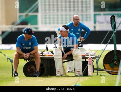 Rory Burns in Inghilterra durante la sessione di reti a Trent Bridge, Nottingham. Data immagine: Martedì 3 agosto 2021. Foto Stock