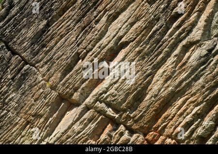 Rocce sul sentiero da Ceresole al lago di Dres nel Parco Nazionale del gran Paradiso Foto Stock