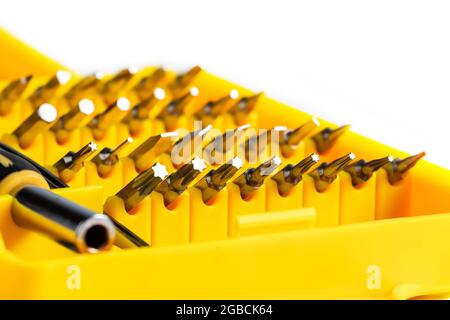 Un set di cacciaviti in una scatola. Attrezzi per la riparazione Foto Stock