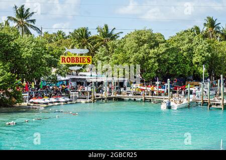 Florida Upper Florida Keys Islamorada Lower Matecumbe Key, Robbie's Marina Florida Bay Waterfront Water Hungry Tarpon ristorante, Foto Stock