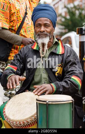 Londra, Regno Unito. 1 agosto 2021. La rivolta panafricana. I sostenitori si sono riuniti a Brixton per celebrare la Giornata Africana dell'emancipazione. Foto Stock
