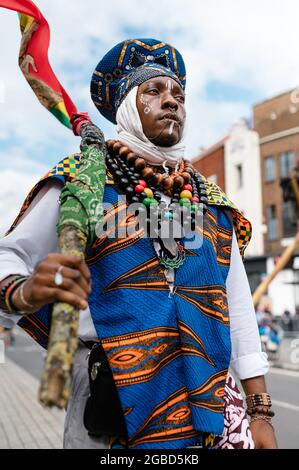 Londra, Regno Unito. 1 agosto 2021. La rivolta panafricana. I sostenitori si sono riuniti a Brixton per celebrare la Giornata Africana dell'emancipazione. Foto Stock
