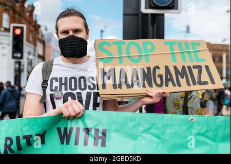 Londra, Regno Unito. 1 agosto 2021. La rivolta panafricana. I sostenitori si sono riuniti a Brixton per celebrare la Giornata Africana dell'emancipazione. Foto Stock