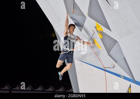 Tokyo, Giappone. 3 agosto 2021. Il Nathaniel Coleman degli Stati Uniti compete nella qualifica principale durante le Olimpiadi di Tokyo, l'arrampicata sportiva maschile all'Aomi Urban Sports Park di Tokyo, Giappone, il 3 agosto 2021. Foto di Keizo Mori/UPI Credit: UPI/Alamy Live News Foto Stock