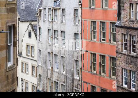 Pittoresche case storiche nel centro di Edimburgo / Grassmarket area - Scozia, Regno Unito Foto Stock