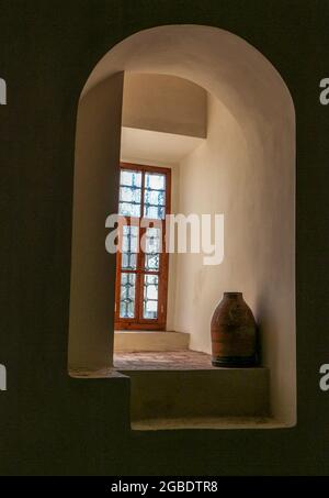 Turchia. 10 Nov 2017. Fotografia di un passaggio interno a volta con due scale alte, che conduce a una delle porte laterali della moschea di Santa Sofia, un monumento religioso, culturale e storico di Istanbul, Turchia, 10 novembre 2017. (Foto di Smith Collection/Gado/Sipa USA) Credit: Sipa USA/Alamy Live News Foto Stock