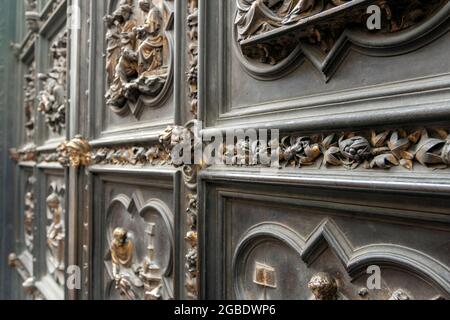 Porte Sud (dettaglio) di Andrea Pisano sul Battistero di Firenze. Foto Stock