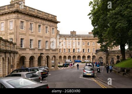 Edificio storico a forma di mezzaluna a Buxton, Derbyshire, Regno Unito Foto Stock