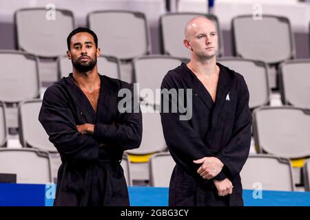 TOKYO, GIAPPONE - 4 AGOSTO: Max Irving degli Stati Uniti, ben Stevenson degli Stati Uniti durante la Tokyo 2020 Olympic Waterpolo Tournament Men Quarterfinal match tra il Team Stati Uniti e il Team Spagna al Tatsumi Waterpolo Center il 4 agosto 2021 a Tokyo, Giappone (Foto di Marcel ter Bals/Orange Pictures) Foto Stock