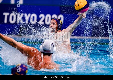 TOKYO, GIAPPONE - 4 AGOSTO: Blai Mallarach di Spagna durante il torneo olimpico di Waterpolo di Tokyo 2020 Men Quarterfinal match tra la squadra degli Stati Uniti e la squadra di Spagna al Tatsumi Waterpolo Center il 4 agosto 2021 a Tokyo, Giappone (Foto di Marcel ter Bals/Orange Pictures) Foto Stock