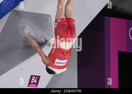 Tokyo, Giappone. 04 agosto 2021. Jakob Schubert (AUT) compete sulle qualifiche maschili, durante i Giochi Olimpici di Tokyo 2020, Sport Climbing il 3 agosto 2021 all'Aomi Urban Sports Park, a Tokyo, Giappone - Photo Yoann Cambefort/Marti Media/DPPI Credit: Independent Photo Agency/Alamy Live News Foto Stock