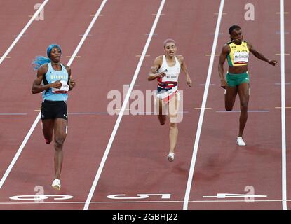 Tokyo, Giappone. 04 agosto 2021. Shaunae Miller-Uibo delle Bahamas finisce per la prima volta in una semifinale femminile da 400 M ai Giochi Olimpici estivi di Tokyo 2020 a Tokyo, Giappone, mercoledì 4 agosto 2021. Foto di Bob strong/UPI Credit: UPI/Alamy Live News Foto Stock