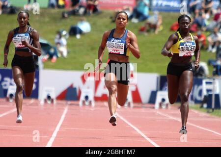 ZEFFOU POATY Maud , OMBISSA-DZANGUE Orlann e BERGER Eva Séries 100 m Donne durante i campionati francesi di atletica 2021 il 25 giugno 2021 allo stadio Josette et Roger Mikulak ad Angers, Francia - Foto Laurent Lairys / DPPI Foto Stock