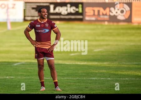 Castleford, Inghilterra - 2 agosto 2021 -Leroy Cudjoe (21) di Huddersfield Giants durante la Rugby League Betfred Super League Castleford Tigers vs Huddersfield Giants al Mend-A-Hose Stadium, Castleford, UK Dean Williams Foto Stock