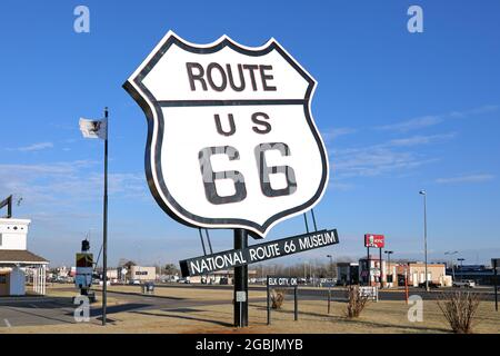 Geografia / viaggio, Stati Uniti, Oklahoma, Elk City, Neon Route 66, National Route 66 & Transportation Museum, DIRITTI-AGGIUNTIVI-AUTORIZZAZIONE-INFORMAZIONI-NON-DISPONIBILI Foto Stock