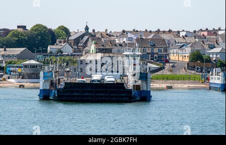 Torpoint, Cornovaglia, Inghilterra, Regno Unito. 2021. Traghetto RoRo in partenza da Torpoint diretto a Plymouth, Devon un servizio che durante i mesi estivi corre ogni pochi minuti Foto Stock