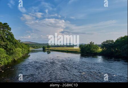 Il fiume Spey vicino Cromdale, vicino Grantown-on-Spey, Speyside, Scozia Foto Stock