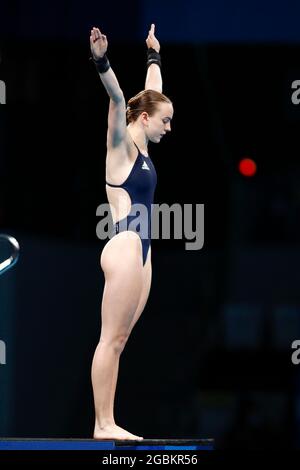 Tokyo, Giappone. 4 agosto 2021. LOIS TOULSON (GBR) compete nel Preliminary della piattaforma da 10 m per le donne durante i Giochi Olimpici di Tokyo 2020 al Tokyo Aquatics Center. (Immagine di credito: © Rodrigo Reyes Marin/ZUMA Press Wire) Foto Stock