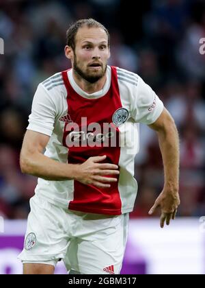 AMSTERDAM, PAESI BASSI - 4 AGOSTO: Daley Blind di Ajax e Luke Ayling di Leeds si sono Uniti durante il pre-season friendly match tra Ajax e Leeds Uniti alla Johan Cruijff Arena il 4 agosto 2021 ad Amsterdam, Paesi Bassi (Foto di Broer van den Boom/Orange Pictures) Foto Stock