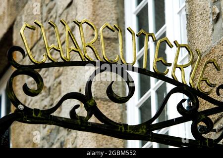 Cartello negozio di carne di maiale, Saint-Vaast la Hougue, , dipartimento della Manica, Cotentin, Regione della Normandia, Francia Foto Stock