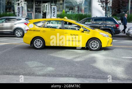 Vancouver Hybrid Toyota Prius Yellow Cab Downton Vancouver Canada Foto Stock