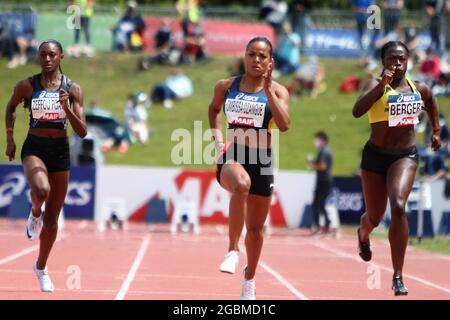 ZEFFOU POATY Maud , OMBISSA-DZANGUE Orlann e BERGER Eva Séries 100 m Donne durante i campionati francesi di atletica 2021 il 25 giugno 2021 allo stadio Josette et Roger Mikulak ad Angers, Francia - Foto Laurent Lairys / DPPI Foto Stock