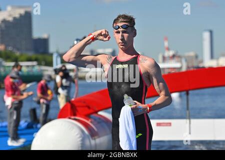 Florian WELLBROCK (GER), al traguardo, giubilazione, gioia, entusiasmo, Vincitore, campione olimpico, nuoto, acqua aperta, nuoto a lunga distanza, marathon Nuoto Men`s 10 km il 08/05/2021, Odaiba Marine Park. Olimpiadi estive 2020, dal 23.07. - 08.08.2021 a Tokyo/Giappone. Foto Stock