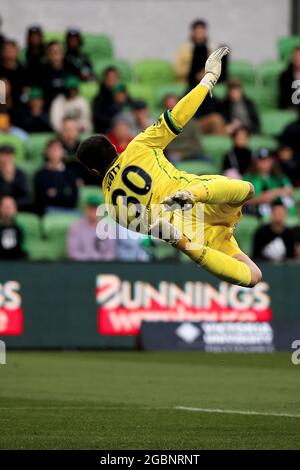 MELBOURNE, AUSTRALIA - 14 MARZO: Ryan Scott della Western United deflette il pallone durante la partita di calcio Hyundai A-League tra la squadra di calcio Western United FC e la squadra di football Brisbane Roar FC il 14 marzo 2021 presso l'AAMI Park di Melbourne, Australia. Credit: Dave Hewison/Speed Media/Alamy Live News Foto Stock