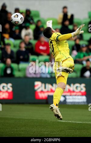 MELBOURNE, AUSTRALIA - 14 MARZO: Ryan Scott della Western United deflette il pallone durante la partita di calcio Hyundai A-League tra la squadra di calcio Western United FC e la squadra di football Brisbane Roar FC il 14 marzo 2021 presso l'AAMI Park di Melbourne, Australia. Credit: Dave Hewison/Speed Media/Alamy Live News Foto Stock