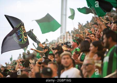 04 agosto 2021: I tifosi del Austin FC in azione durante la partita MLS contro la Houston Dynamo al Q2 Stadium. Austin, Texas. Mario Cantu/CSM Foto Stock