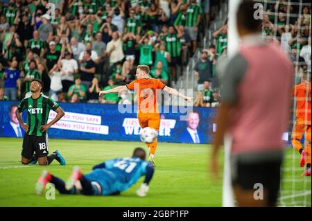 04 agosto 2021: Houston Dynamo Tyler Pasher Forward (19) fa un gol durante la partita MLS contro Austin FC al Q2 Stadium. Austin, Texas. Mario Cantu/CSM Foto Stock