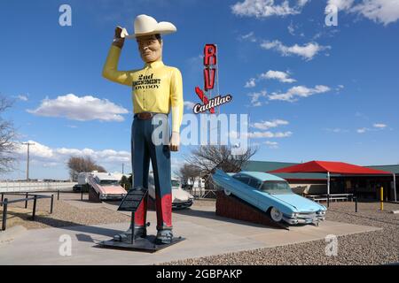 Geografia / viaggio, Stati Uniti, Texas, Amarillo, secondo Cowboy Emendamento, cadillac RV Park, Route 66, Amarillo, DIRITTI-AGGIUNTIVI-CLEARANCE-INFO-NON-DISPONIBILE Foto Stock