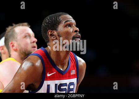 Tokyo, Giappone, 5 agosto 2021. Kevin Durant del Team United States si presenta durante la semifinale maschile di basket tra USA e Australia il giorno 13 dei Giochi Olimpici di Tokyo 2020. Credit: Pete Dovgan/Speed Media/Alamy Live News Foto Stock