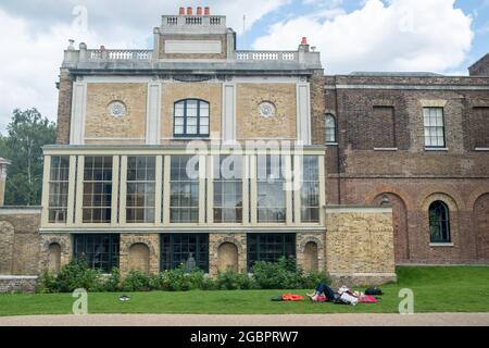 LONDRA - LUGLIO 2019: Pisthanger Manor, una casa storica a Ealing, Londra ovest - recentemente riaperto come attrazione locale con galleria e giardini Foto Stock