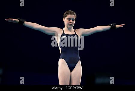 Andrea Spendolini-Sirieix della Gran Bretagna in azione nella finale della piattaforma femminile di 10 m durante le immersioni al Tokyo Aquatics Center il tredicesimo giorno dei Giochi Olimpici di Tokyo 2020 in Giappone. Data immagine: Giovedì 5 agosto 2021. Foto Stock