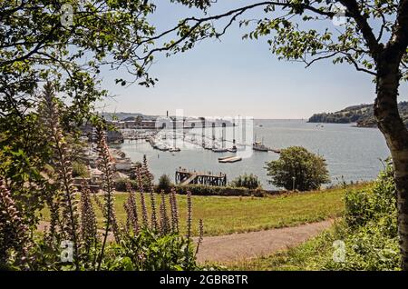 Il Royal William Yard, Plymouth, con la Mayflower Marina in primo piano e Plymouth Sound alle spalle. Vedere dal Monte Wise in Devonport Foto Stock