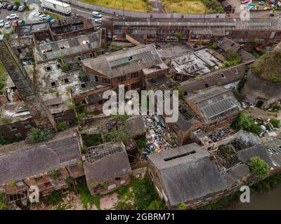 Immagini di segnalazione aerea di enormi quantità di ribaltamento del mosca sul sito ex della ceramica Stoke sul Trent Staffordshire Drone Housing Planning concesso per il 40 Foto Stock