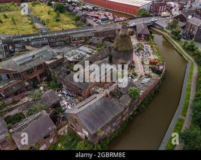 Immagini di segnalazione aerea di enormi quantità di ribaltamento del mosca sul sito ex della ceramica Stoke sul Trent Staffordshire Drone Housing Planning concesso per il 40 Foto Stock