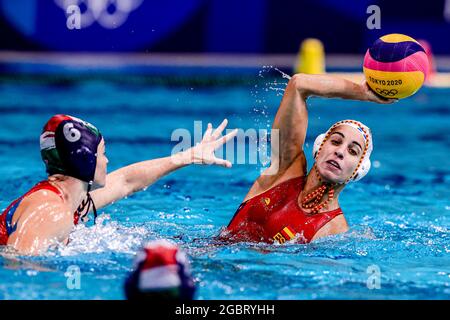 Tokyo, Giappone. 05 agosto 2021. TOKYO, GIAPPONE - 5 AGOSTO: Rebecca Parkes of Hungary, Anna Espar of Spain durante il torneo olimpico di Waterpolo di Tokyo 2020 Femminifinale tra Team Spain e Team Hungary al Tatsumi Waterpolo Center il 5 agosto 2021 a Tokyo, Giappone (Foto di Marcel ter Bals/Orange Pictures) Credit: Orange Pics BV/Alamy Live News Foto Stock