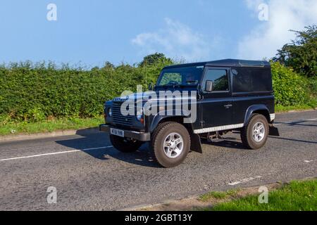 2012 nero Land Rover 90 TD Hard Top 6 velocità manuale 2402cc diesel SUV in rotta per Capesthorne Hall Classic mostra auto di luglio, Cheshire, Regno Unito Foto Stock