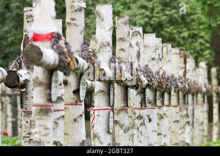 Tombe dei combattenti insorti di Varsavia sul cimitero militare di Powazki (Cmentarz Wojskowy na Powazkach) a Varsavia, Polonia. 17 Maggio 2021 © Wojciech Strozyk / Foto Stock