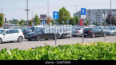 Ampio parcheggio a Zagabria, Croazia. Foto Stock