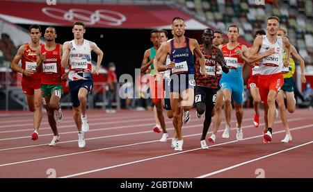 Tokyo, Giappone. 5 agosto 2021. Gli atleti gareggiano durante la semifinale maschile di 1500 m ai Giochi Olimpici di Tokyo 2020, a Tokyo, Giappone, 5 agosto 2021. Credit: Wang Lili/Xinhua/Alamy Live News Foto Stock