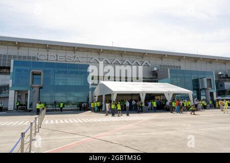 Ucraina, Odessa - 16 luglio 2021: Nuovo aeroporto di Odesa terminal ODS. Viaggi e voli. Foto Stock