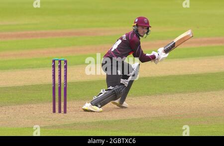 Londra, Regno Unito. 5 agosto 2021. Lewis Goldsworthy batte mentre Surrey prende il Somerset nella Royal London One-Day Cup al Kia Oval. Credit: David Rowe/Alamy Live News Foto Stock